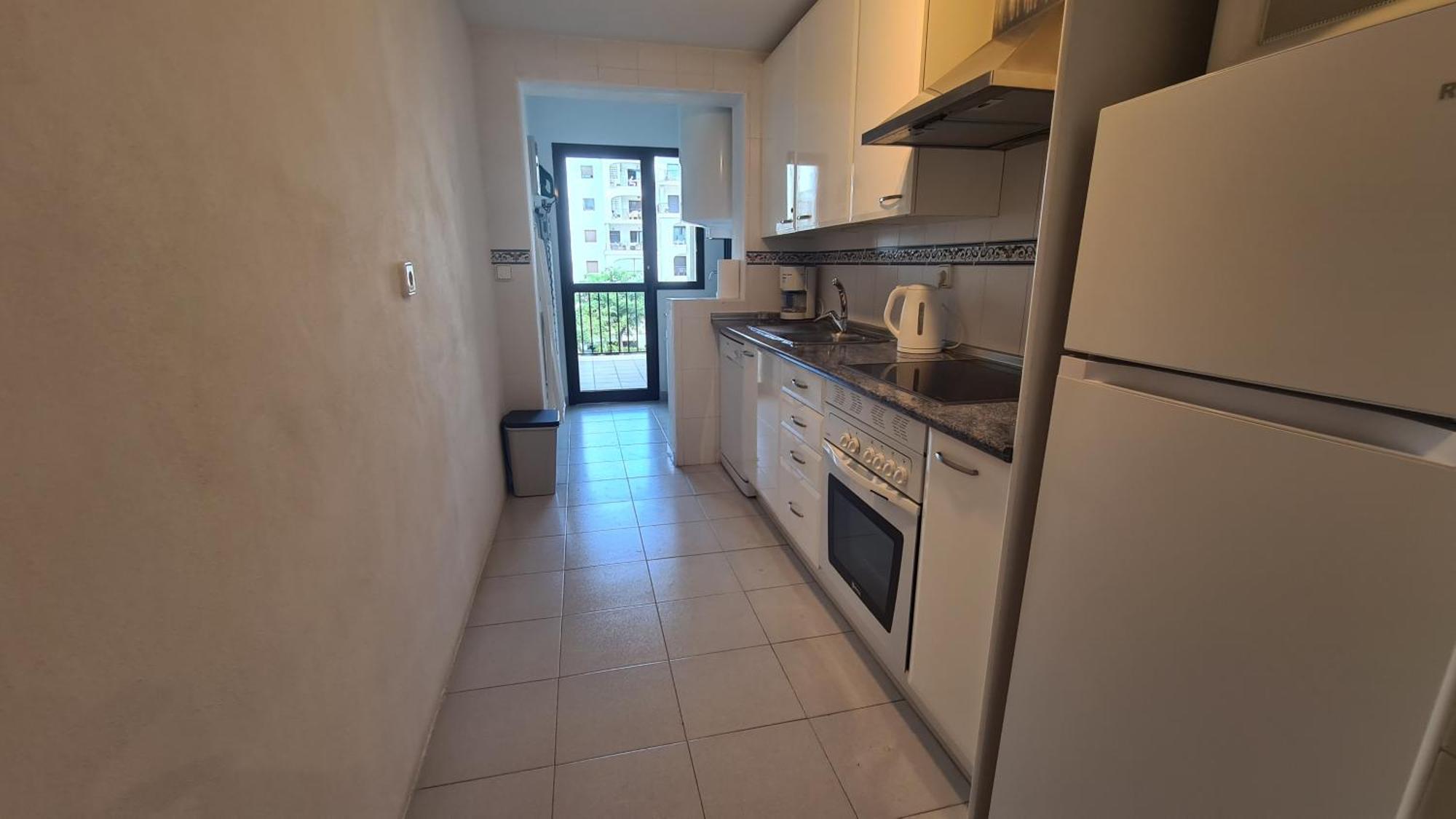 Lovely 2-Bed Apartment in Marina de la Duquesa Castillo de Sabinillas Exterior foto