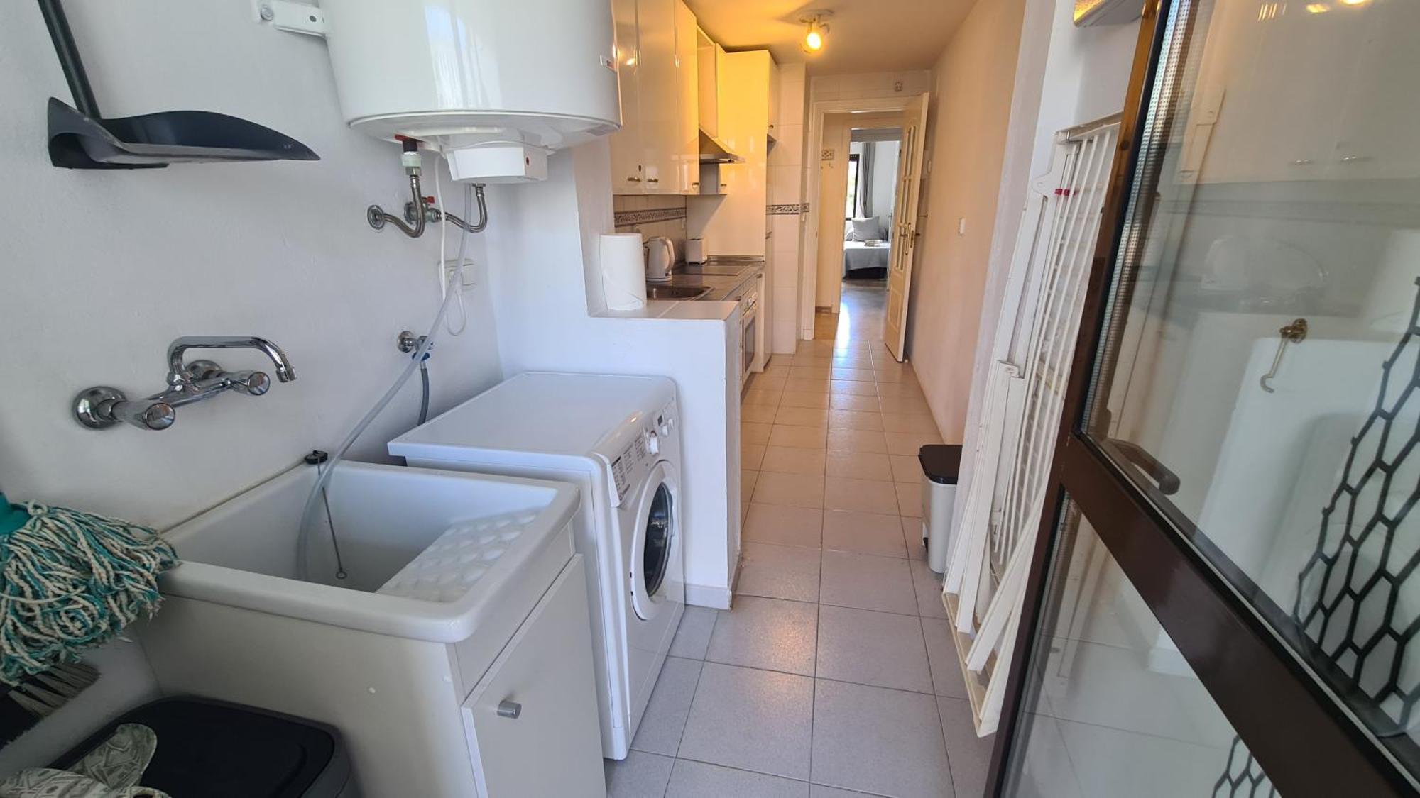 Lovely 2-Bed Apartment in Marina de la Duquesa Castillo de Sabinillas Exterior foto