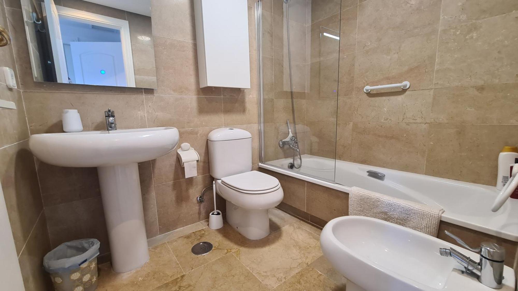 Lovely 2-Bed Apartment in Marina de la Duquesa Castillo de Sabinillas Exterior foto